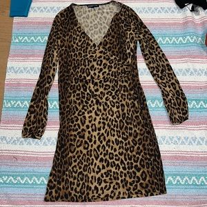 Jones New York Signature v-neck long sleeve dress with leopard print
